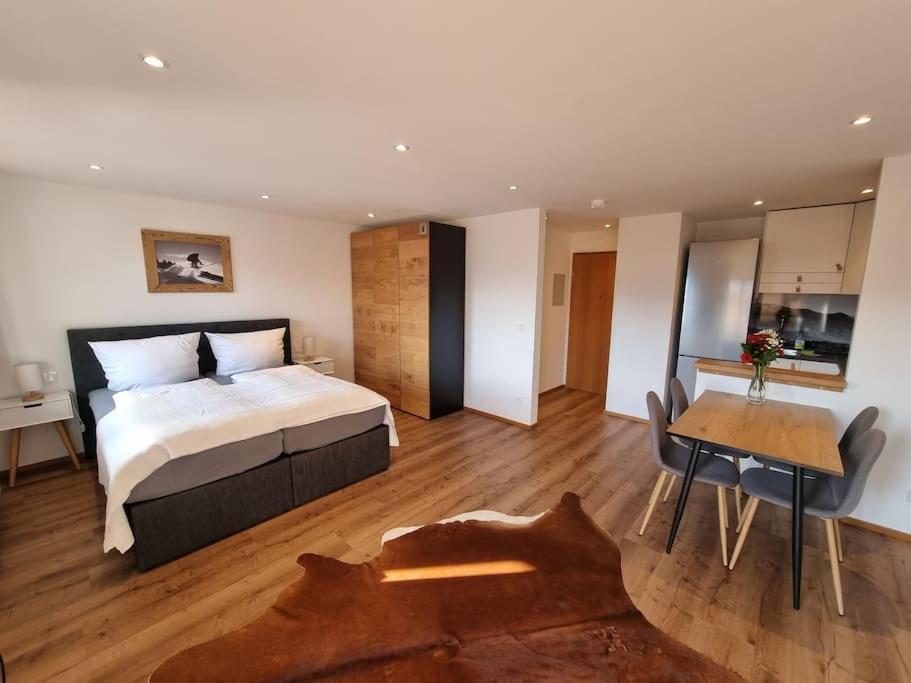 Phils Apartment *